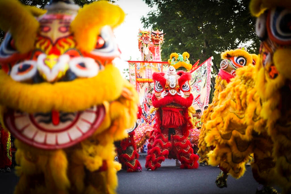 Photograph the vibrant life of Hue’s boulevard